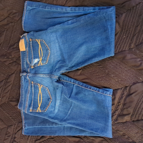 Slightly distressed skinnies - Picture 6 of 7